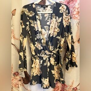 Lulu's Elegant Floral romper​​